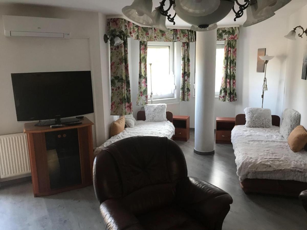 City Center Apartments Хевиз Экстерьер фото