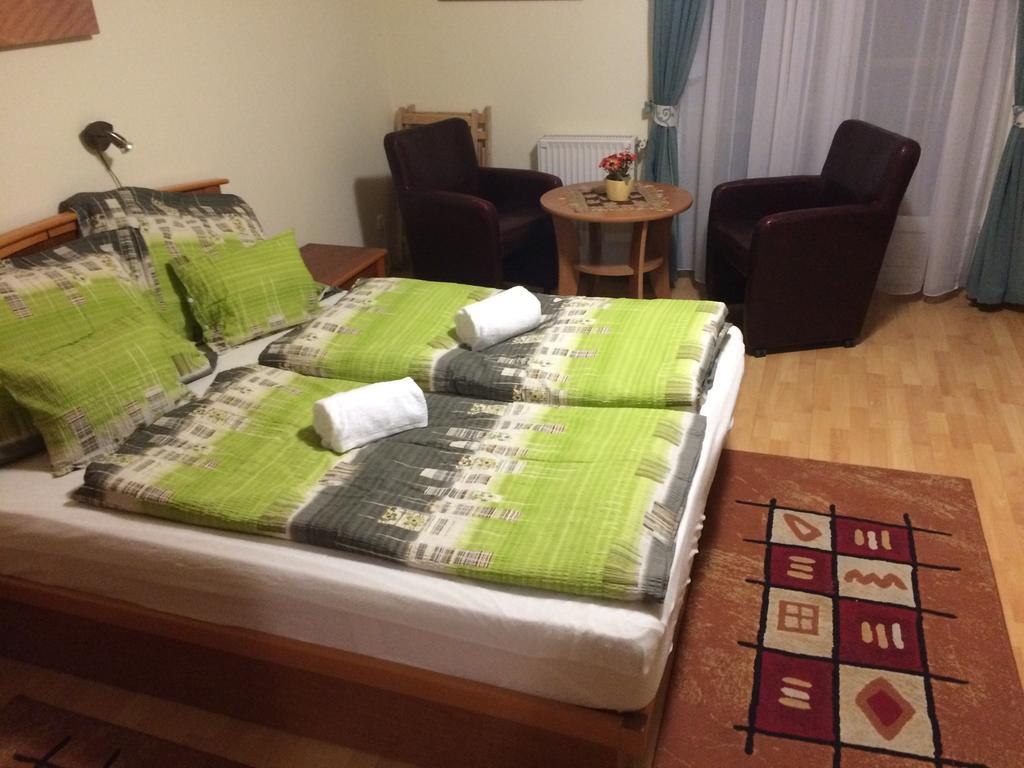 City Center Apartments Хевиз Экстерьер фото