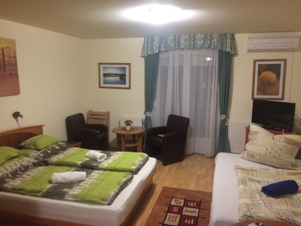 City Center Apartments Хевиз Экстерьер фото